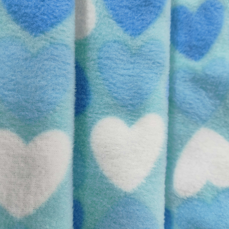 أقمشة الملابس الرجالية والنسائية من الصوف والمخمل